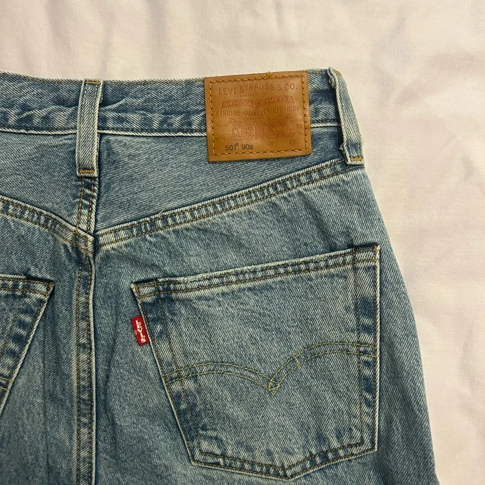 Levi's Women's Straight Jeans in Light Blue - Picture 3 of 4